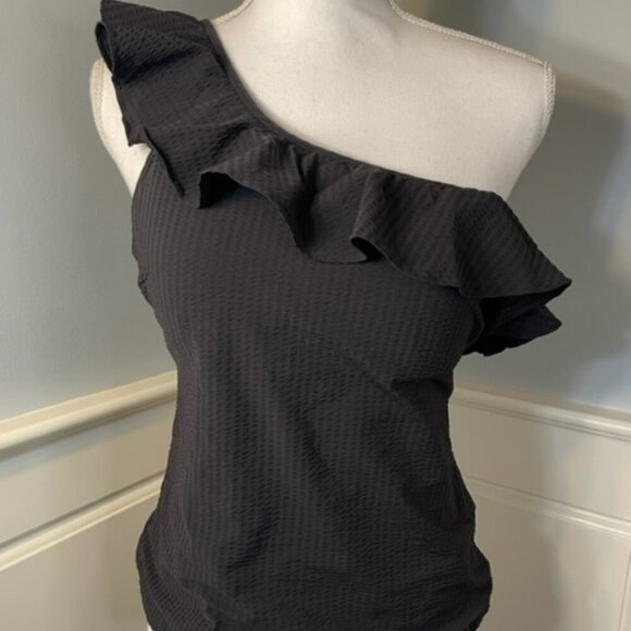 Vineyard Vines Other - Vineyard Vines One-Shoulder Black Ruffle Swim Top